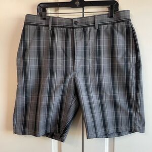 Men’s pro tour golf shorts from Belks. Size 36.